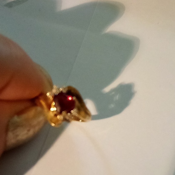 14 Karat Solid Yellow Gold Lady's Ring Approx.Size 5 - Picture 9 of 11